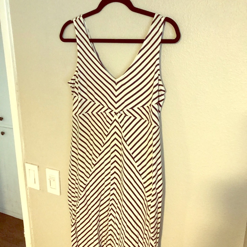 Motherhood Materniry maxi dress